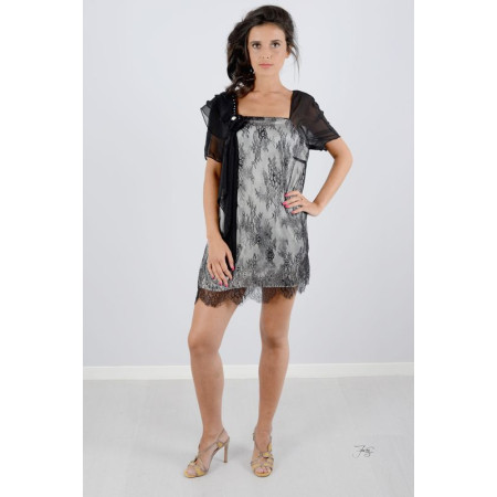 Robe dentelle noir doublée en soie satin