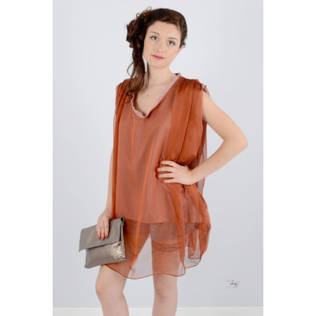 Blouse en soie fluide sans manche