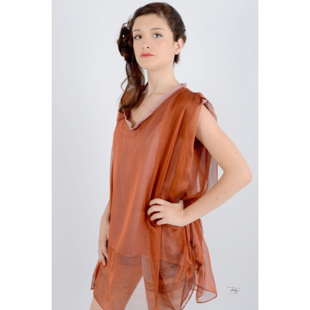 Blouse en soie fluide sans manche