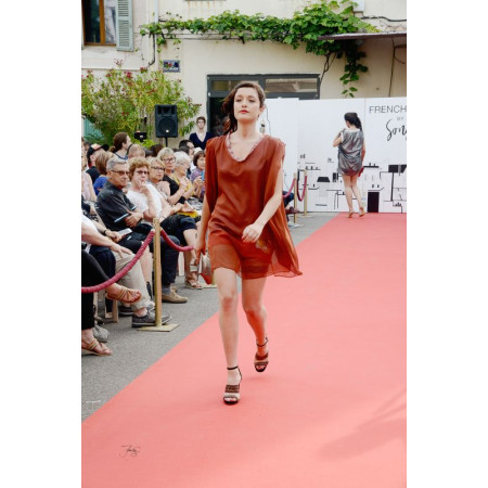 Blouse en soie fluide sans manche