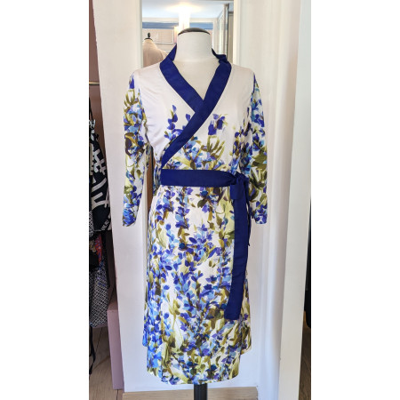 Robe style croisée imprimée bleu et blanc