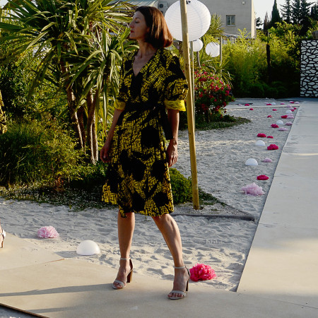 Robe en soie style croisée jaune et noir