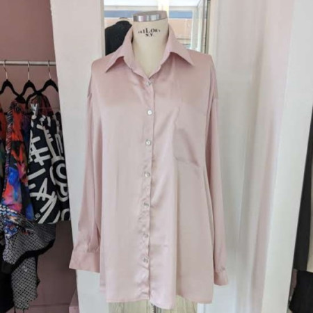 Blouse en satin grand taille