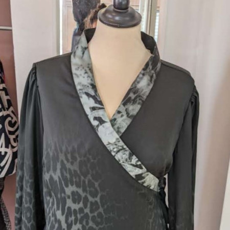 Robe imprimée style croisée