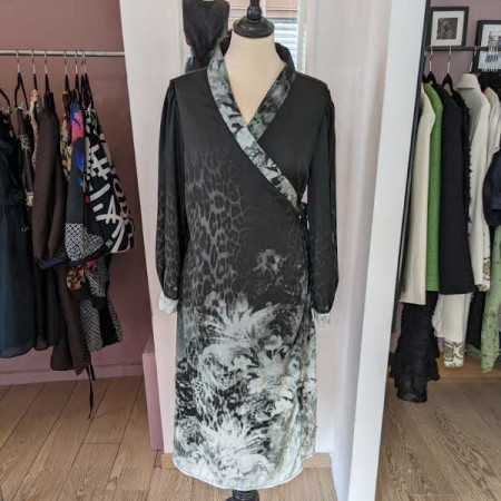 Robe imprimée style croisée