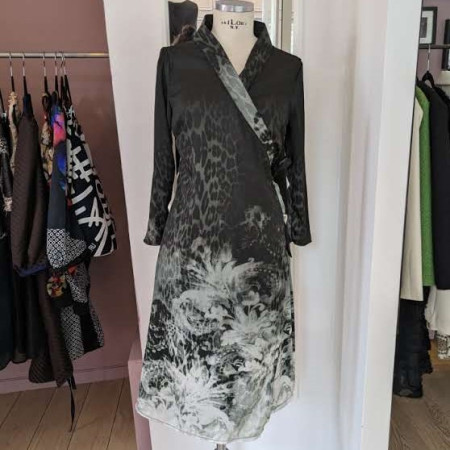 Robe imprimée style croisée