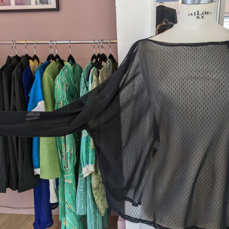 Blouse en tissu transparent élastique